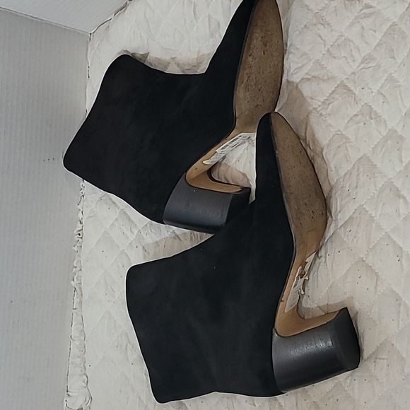 Vince Dryden Velvet Suede Bootie Ankle Boots Black Size 7 US - Picture 10 of 11